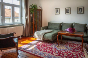 Chic Antique Dana - Zagreb center-view